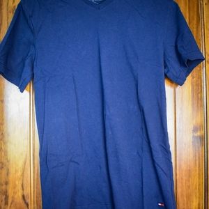Hilfiger t-shirt, size M, short sleeved.